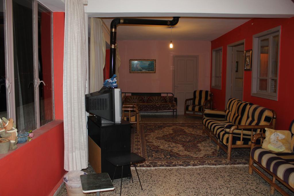 Bauhaus Motel Bcharré Eksteriør billede