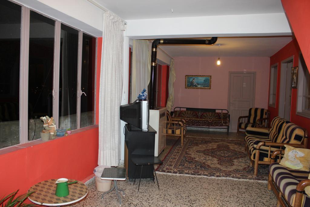 Bauhaus Motel Bcharré Eksteriør billede